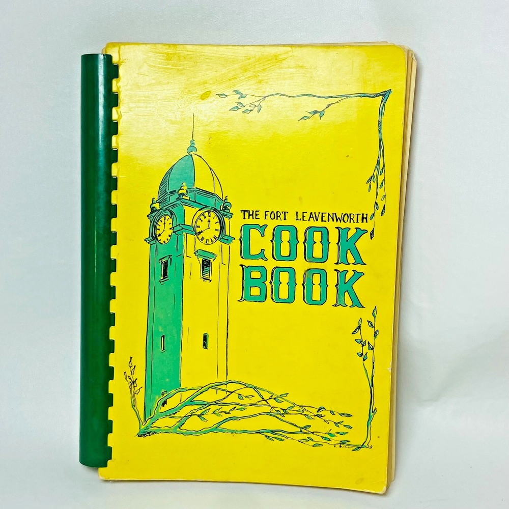 Fort‎ Ft. Leavenworth Kansas KS Vintage 1967 Officer's Wives' Club Cookbook Cook
